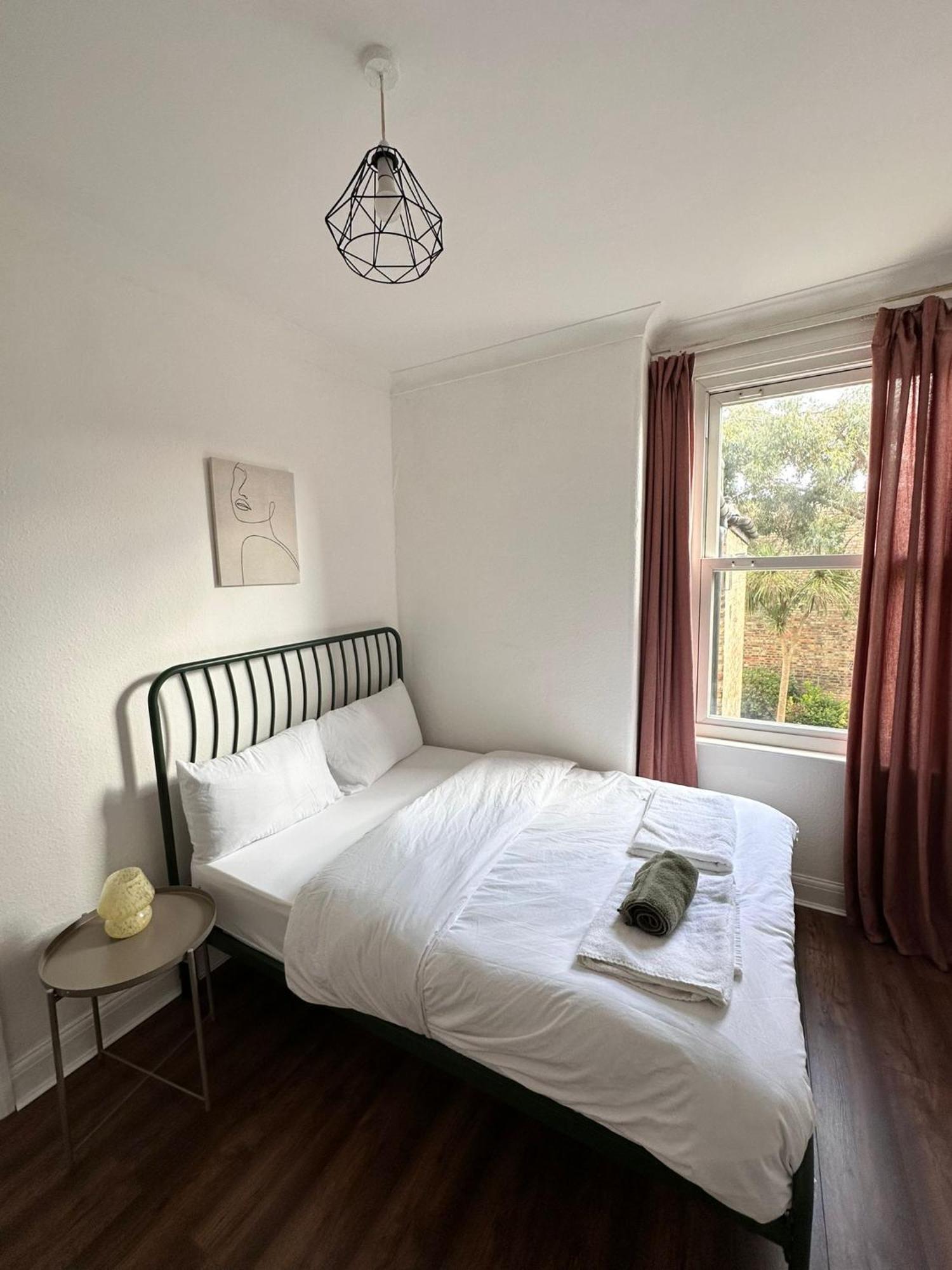 Charming, Renovated Residence In Willesden Green Londyn Zewnętrze zdjęcie